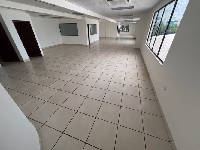 Alquiler de local para oficinas varias en Villa Fontana - Imagen 2