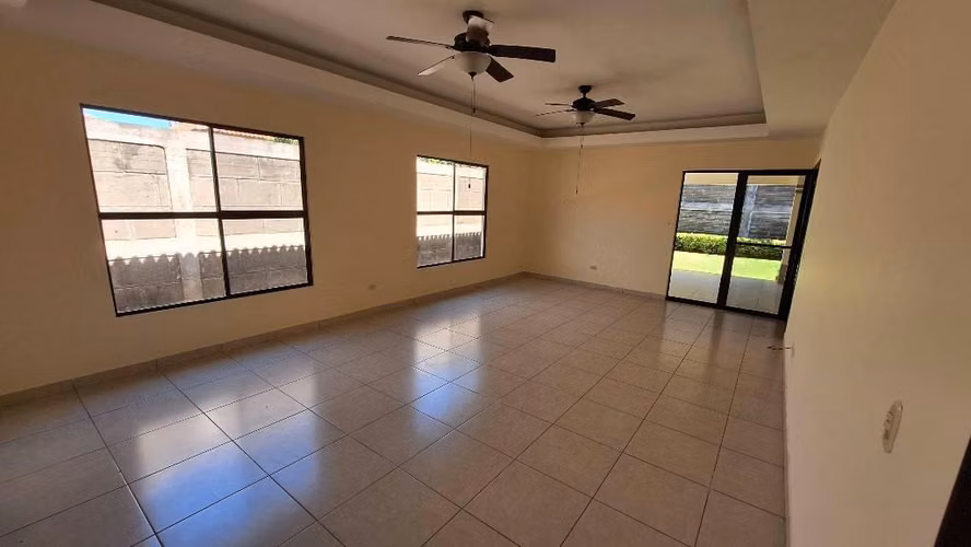 Vendo casa en Santo Domingo - Imagen 3