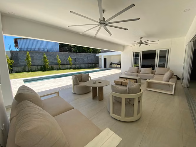 SE VENDE CASA EN CONDOMINIO EXCLUSIVO en SANTO DOMINGO