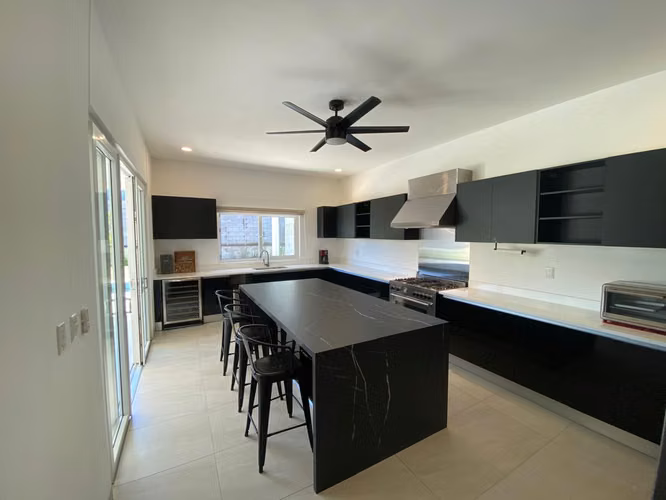 SE VENDE CASA EN CONDOMINIO EXCLUSIVO en SANTO DOMINGO