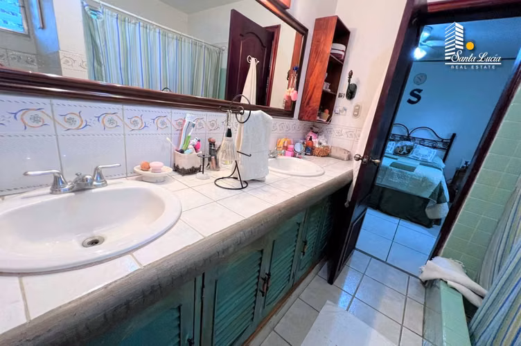  Preciosa Casa en Venta en Santo Domingo - LL