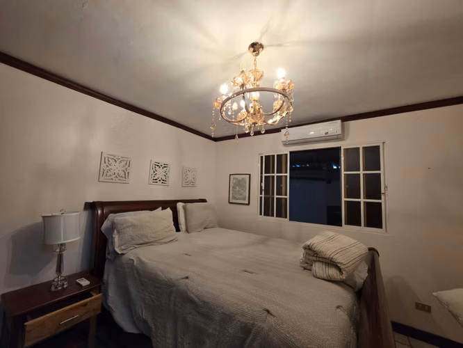 FH- Casa en venta con piscina en Villa Roma