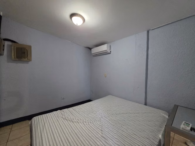 FH- Casa en venta con piscina en Villa Roma
