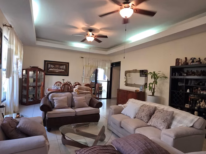 FH-Casa en venta en Santo Domingo