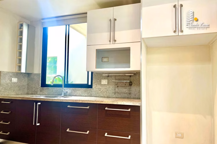Preciosa Casa en Excelente Zona de Carretera Sur - AC