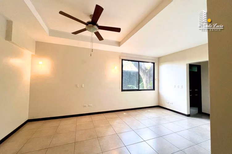 Preciosa Casa en Excelente Zona de Carretera Sur - AC
