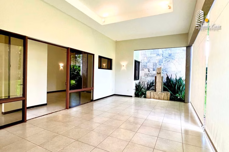 Preciosa Casa en Excelente Zona de Carretera Sur - AC