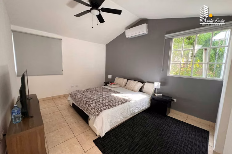 Venta de Hermosa Casa en Santo Domingo - AC