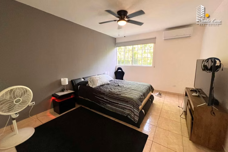 Venta de Hermosa Casa en Santo Domingo - AC