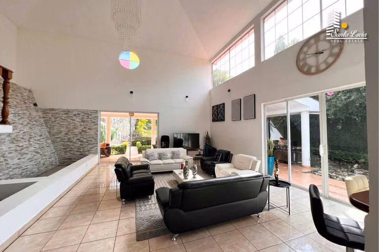 Venta de Hermosa Casa en Santo Domingo - AC