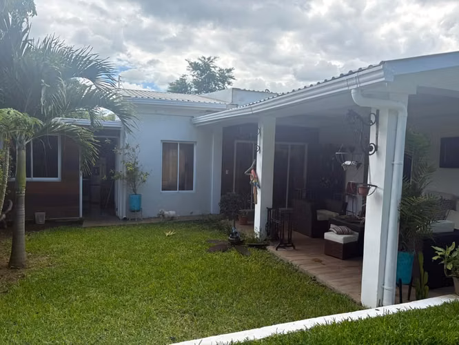 FP:  ¡Casa en Venta en Colinas de Santa Cruz! $175,000