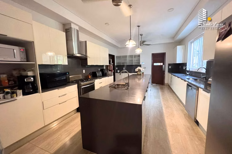 Renta de Impresionante Casa en Condominio de Santo Domingo – AC - Imagen 9