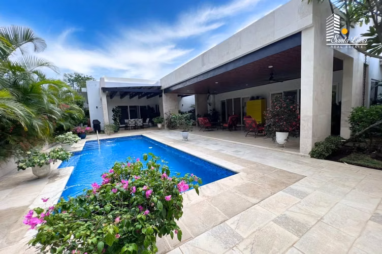 Renta de Impresionante Casa en Condominio de Santo Domingo – AC - Imagen 2