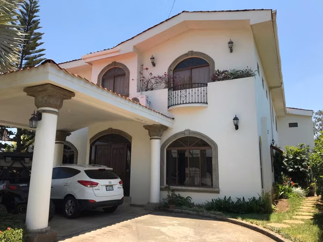EN RENTA Casa Full Muebles – La Estancia, Santo Domingo NG