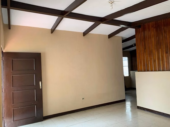 LOS ROBLES / U$120,000