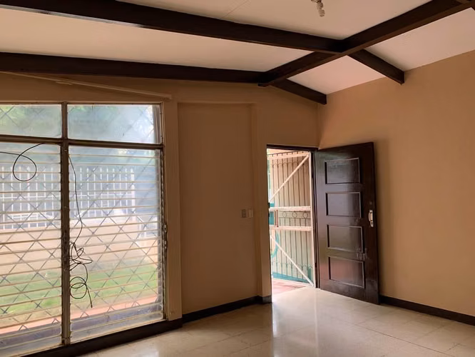 LOS ROBLES / U$120,000