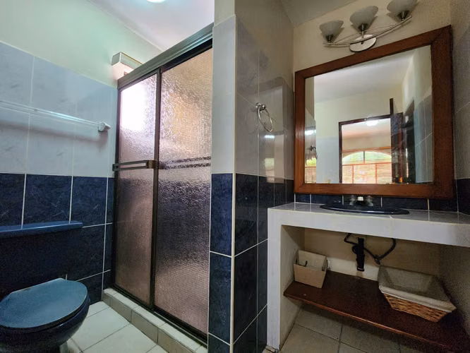 FH-Casa en Venta en Residencial Notredame(VENDIDO)