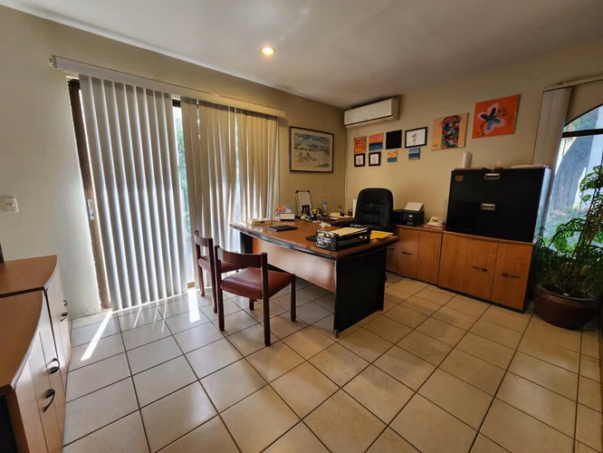 FH-Casa en Venta en Residencial Notredame(VENDIDO)