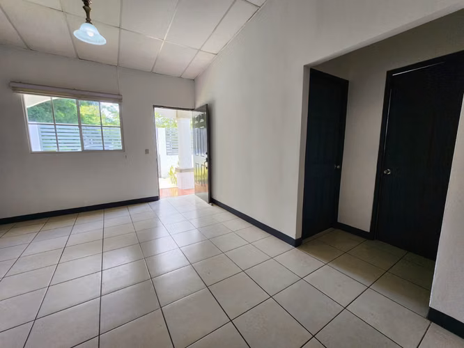 FH-Casa en Venta – Residencial Versalles, Km 13 Carretera a Masaya