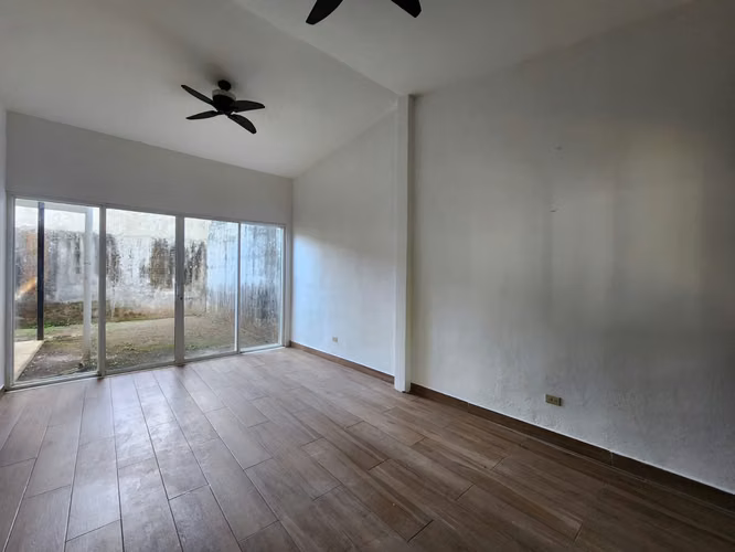 FH-Casa en Venta – Residencial Versalles, Km 13 Carretera a Masaya