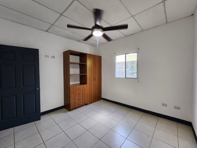 FH-Casa en Venta – Residencial Versalles, Km 13 Carretera a Masaya