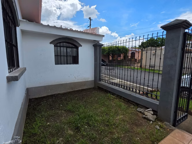 FH-Se Vende Casa en Altos de Nejapa