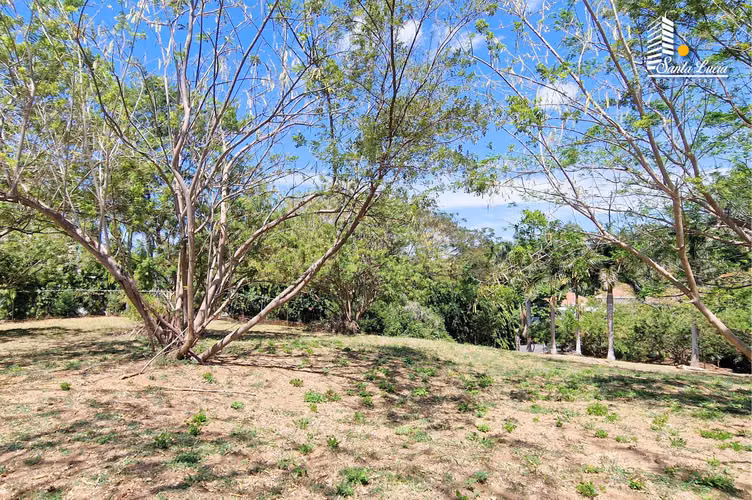 Terreno en Condominio de Santo Domingo – LL