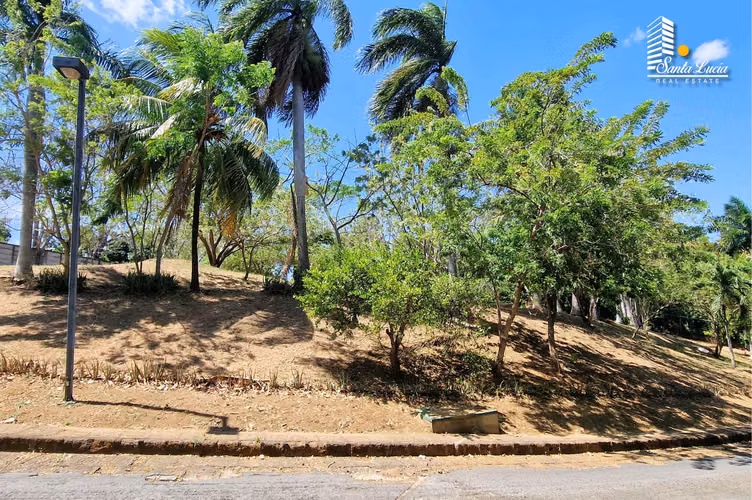 Terreno en Condominio de Santo Domingo – LL