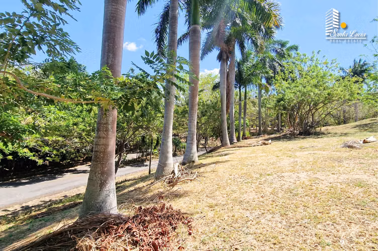 Terreno en Condominio de Santo Domingo – LL