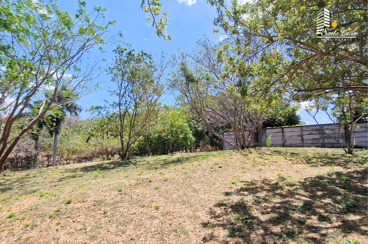 Terreno en Condominio de Santo Domingo – LL