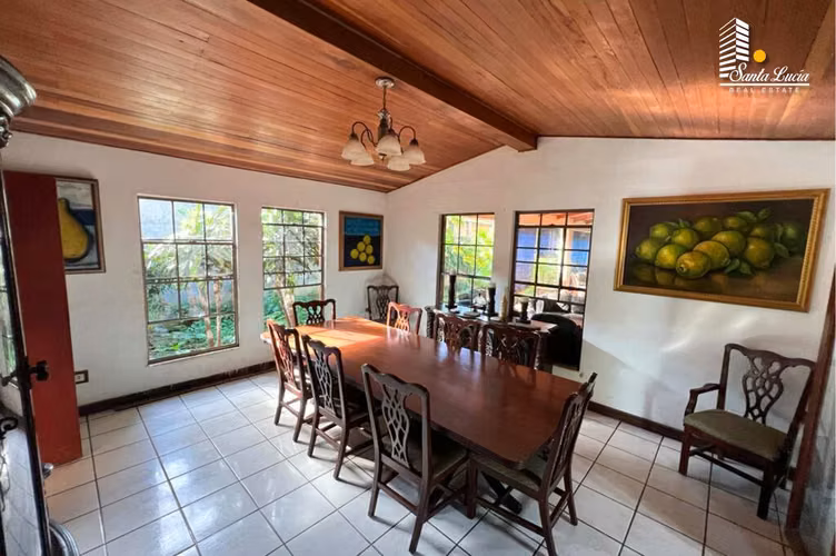 Amplia Casa Ideal para Inversión en Santo Domingo – LL