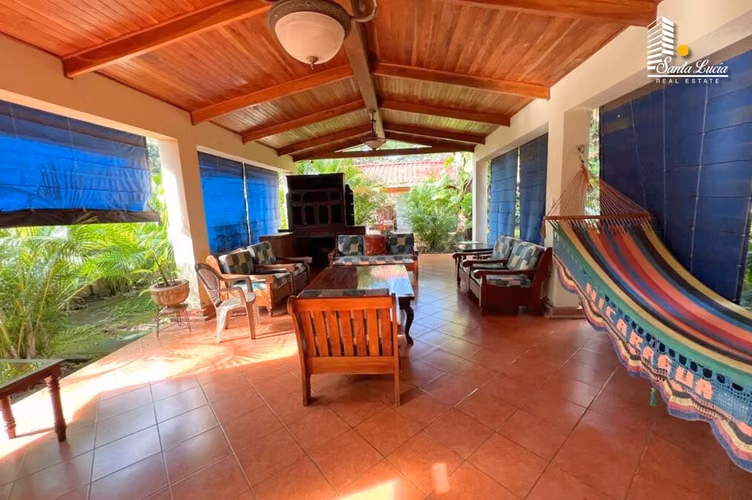 Amplia Casa Ideal para Inversión en Santo Domingo – LL