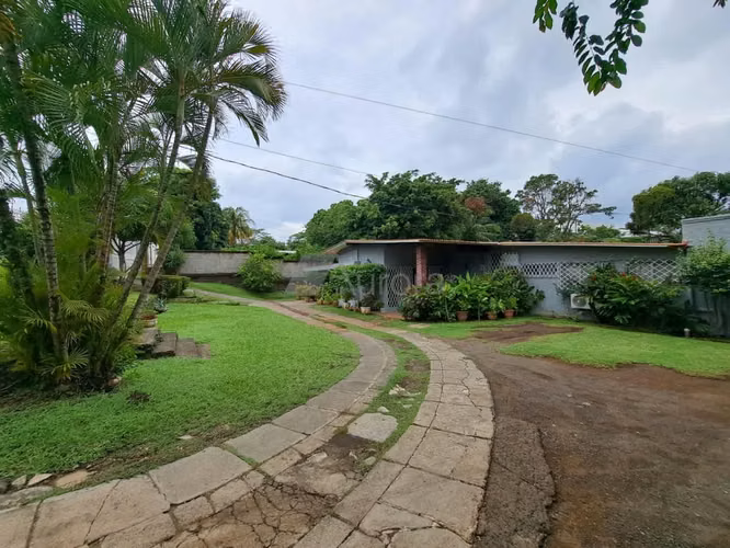 Hermosa casa en venta en Las Colinas.