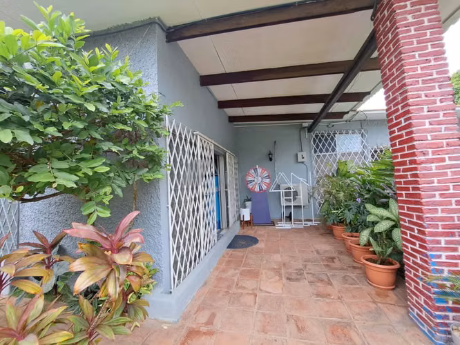 Hermosa casa en venta en Las Colinas.