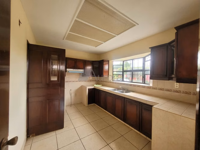 Hermosa casa en venta en Carretera a Masaya.