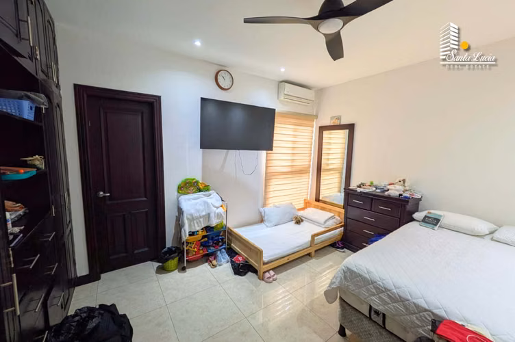 CASA EN RENTA EN LAS COLINAS - AC - Imagen 6