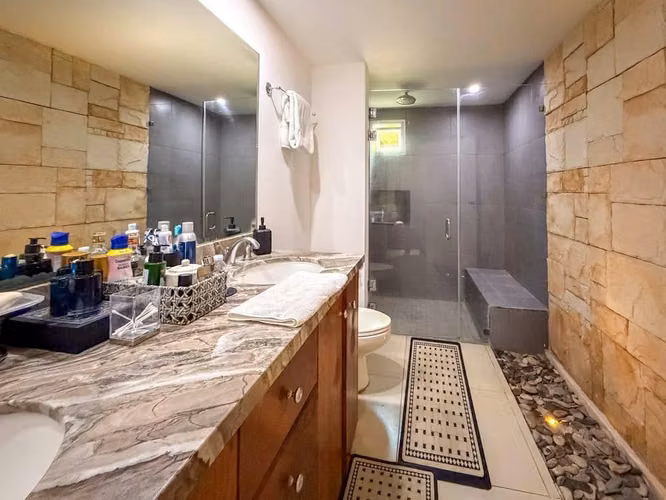 EN VENTA | Hermosa Casa con Piscina en Condominio Privado – Santo Domingo - Imagen 15
