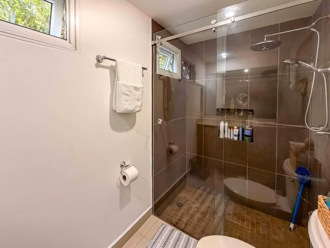 EN VENTA | Hermosa Casa con Piscina en Condominio Privado – Santo Domingo - Imagen 19
