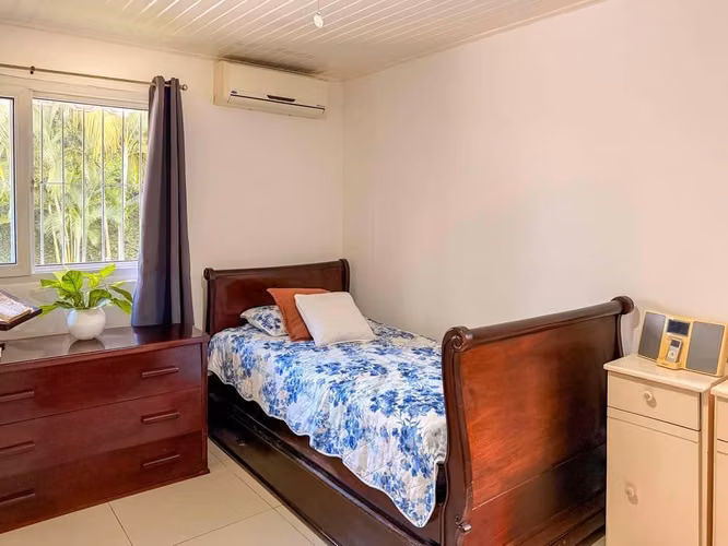 EN VENTA | Hermosa Casa con Piscina en Condominio Privado – Santo Domingo - Imagen 13