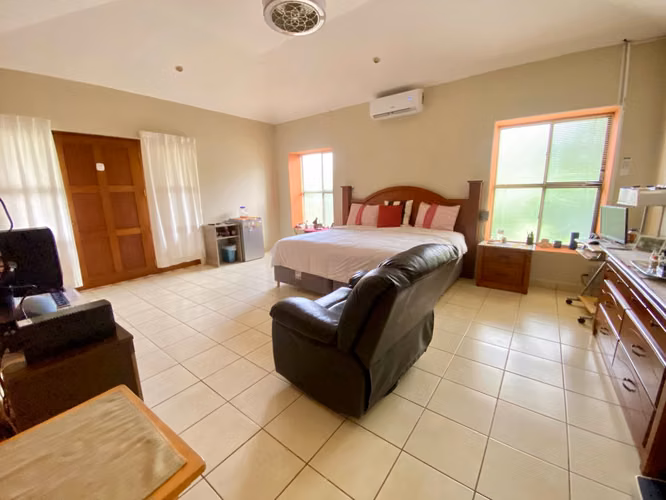 Residencia de lujo en Reparto Montefresco Carretera Sur