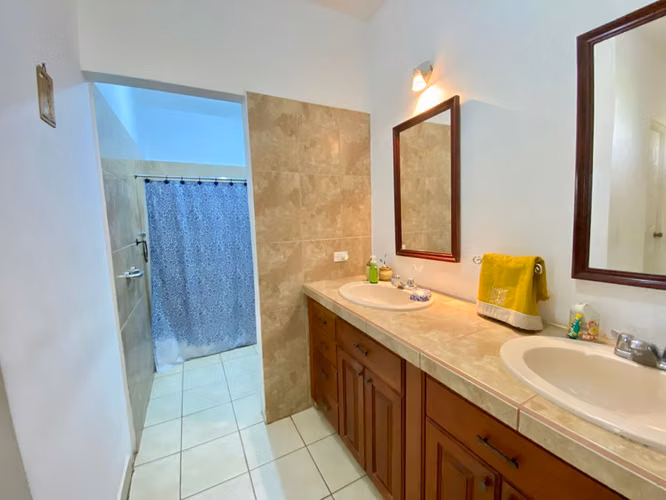 Residencia de lujo en Reparto Montefresco Carretera Sur