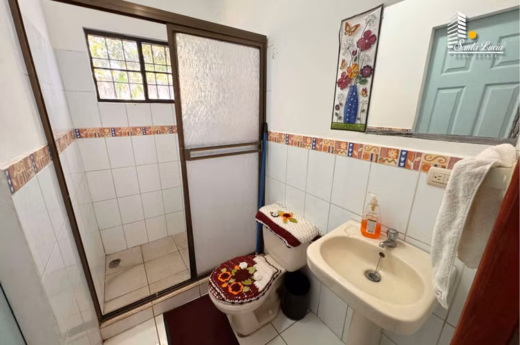 Venta de Casa dentro De Residencial en Carretera Masaya - AC