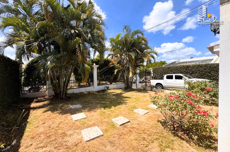 Venta de Casa dentro De Residencial en Carretera Masaya - AC