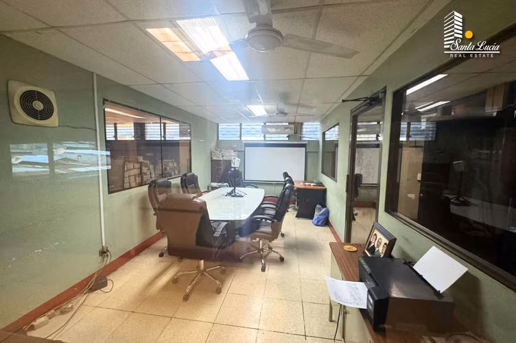 Edificio Comercial a pocos minutos del Mercado Oriental - LL - Imagen 2