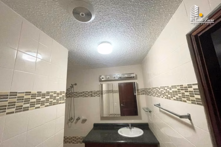 Venta de Preciosa Casa en Santo Domingo - AC
