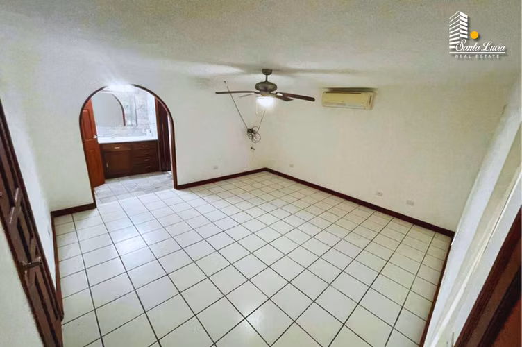 Venta de Preciosa Casa en Santo Domingo - AC