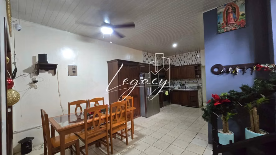 LCG-Amplia y Moderna Casa Remodelada en Avenida Principal – Excelente Ubicación