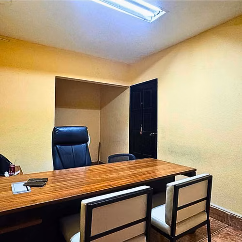 Amplio Local Comercial en Planes de Altamira