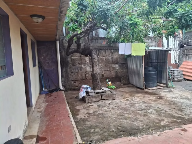 CASA EN VENTA – BARRIO LA FUENTE, MANAGUA