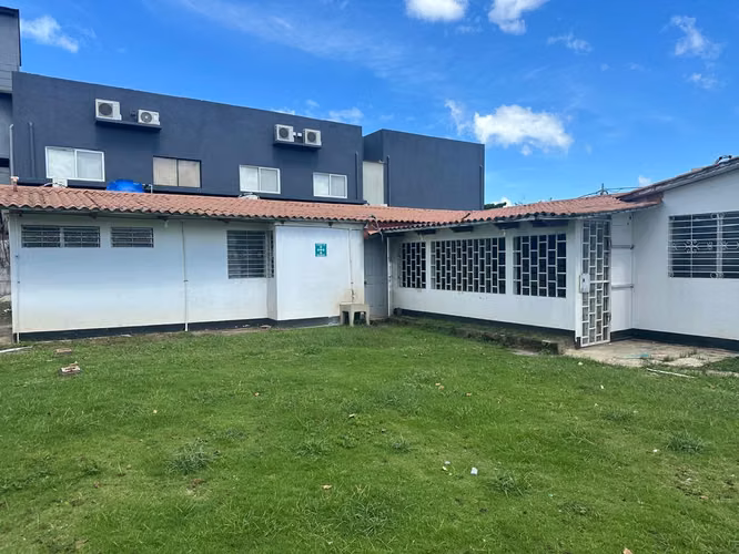 FH- Renta de Propiedad Comercial en Los Robles - Imagen 7